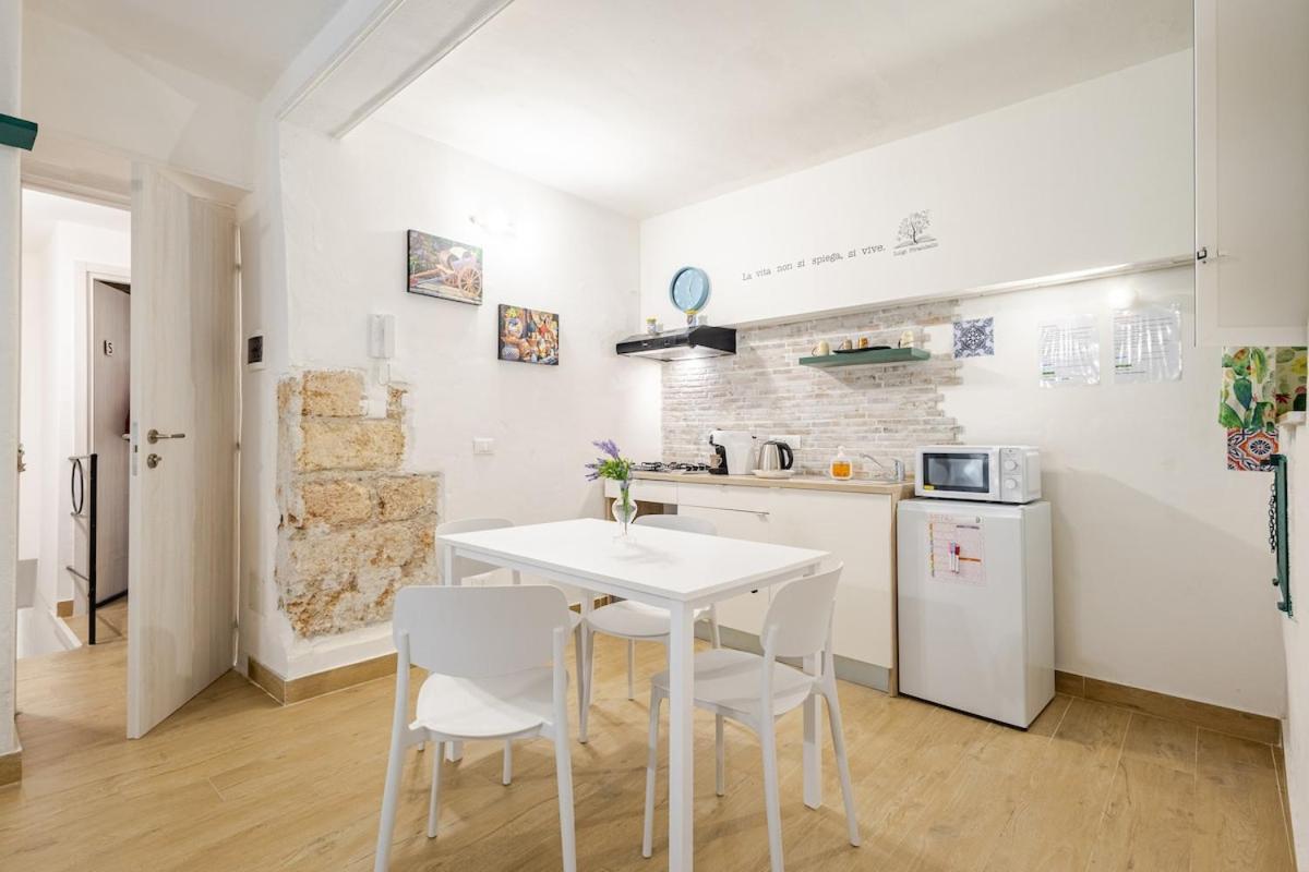 Talia Capo Massimo Apartment Palermo Bagian luar foto