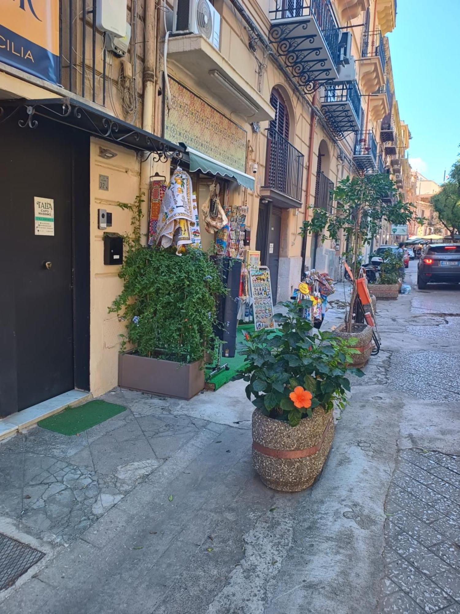 Talia Capo Massimo Apartment Palermo Bagian luar foto